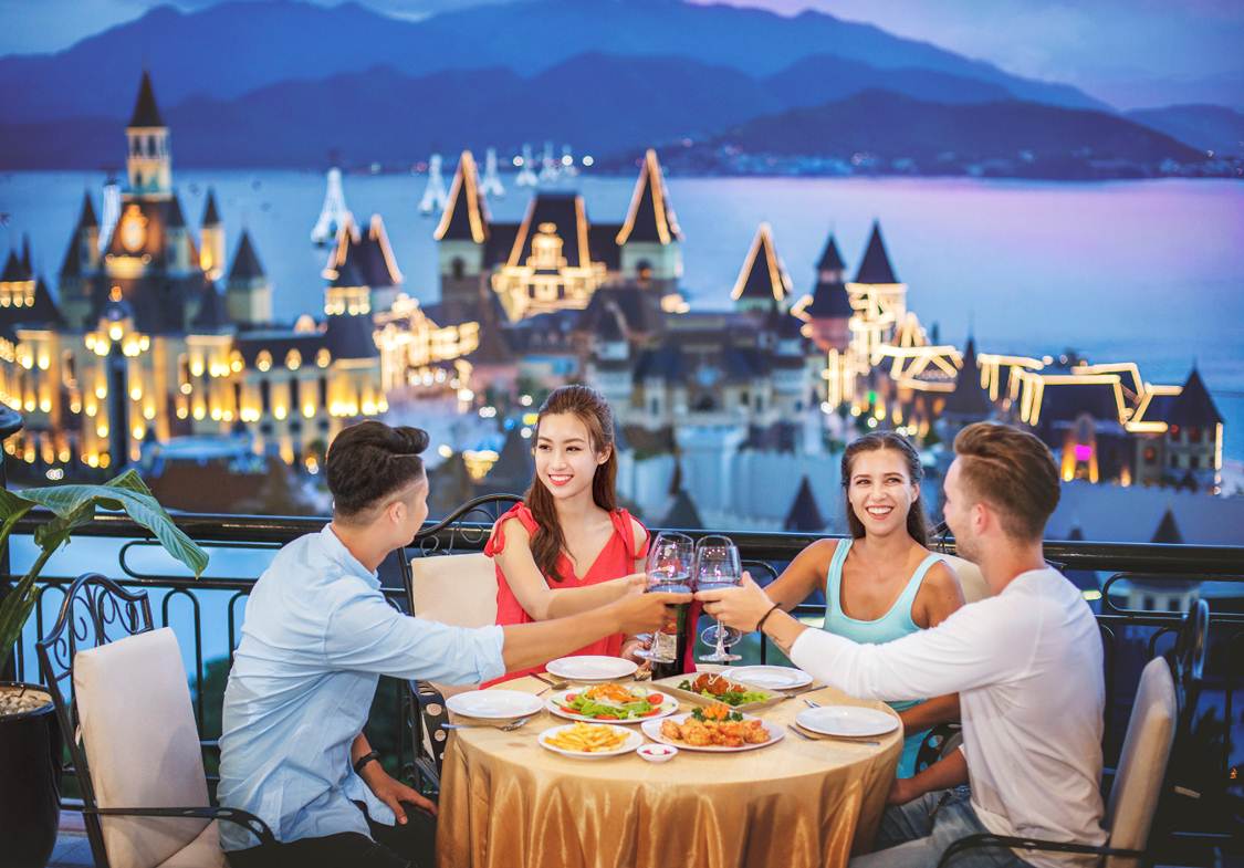 vinpearl festive holidays don le o thien duong tung bung nhan qua khung
