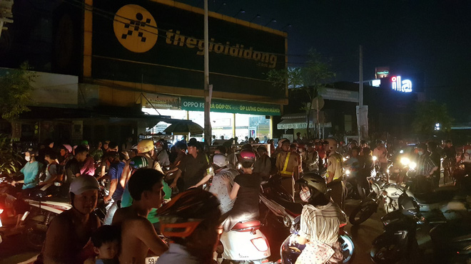 quan lau de o sai gon phat hoa hang tram thuc khach thao chay tan loan