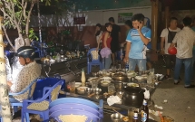 quan lau de o sai gon phat hoa hang tram thuc khach thao chay tan loan