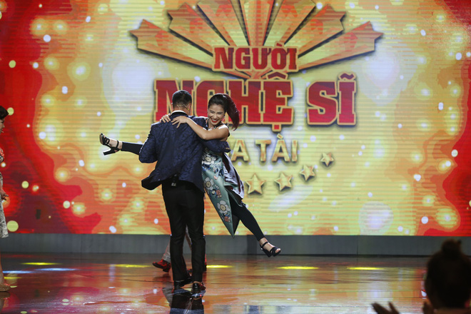 het ngu gat binh minh lai om cat tuong xoay vong khieu vu