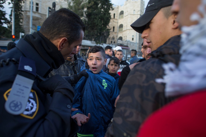 jerusalem chia thanh hai chien tuyen vi tuyen bo cua ong trump my co dang dua voi lua