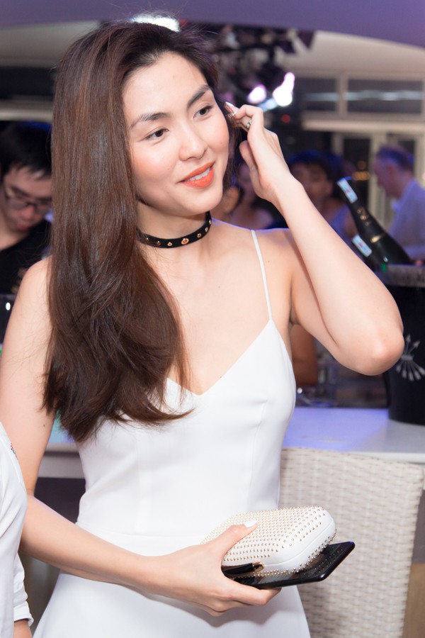lau lam roi moi thay tang thanh ha sexy goi cam den vay