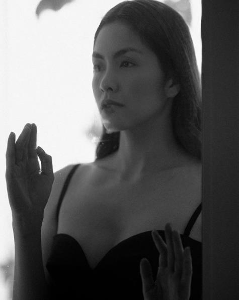 lau lam roi moi thay tang thanh ha sexy goi cam den vay