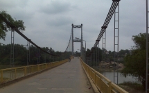 nghe an de lai thu tuyet menh hai nu sinh lop 8 nam tay nhau nhay xuong song lam tu tu