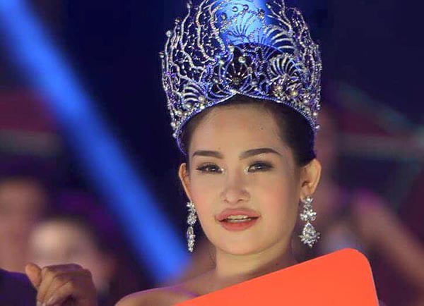 2 hoa hau bi cu dan mang la o nem da nhieu nhat nam 2017