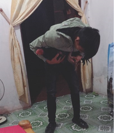 giao con gai cho chong de di cho me tre suyt xiu khi thay canh tuong nay