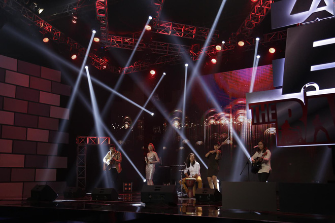 luat thi nghiet nga 6 ban nhac bi loai ta i the band du da duoc huan luyen vien chon