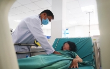 nguoi vo tu tu sau ly hon o sai gon buon ba vi chong noi minh ngoai tinh