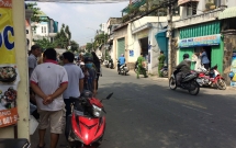 tp hcm bang hoang phat hien nguoi chong treo co vo va con trai tu vong bat thuong tren nen nha