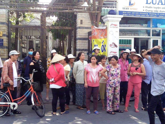 vu chong treo co vo va con trai tu vong nghi uong thuoc doc thang nho rat le phep va de men vay ma