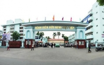 bao ve danh nguoi nha benh nhan vo dau vi khong chiu ra ngoai