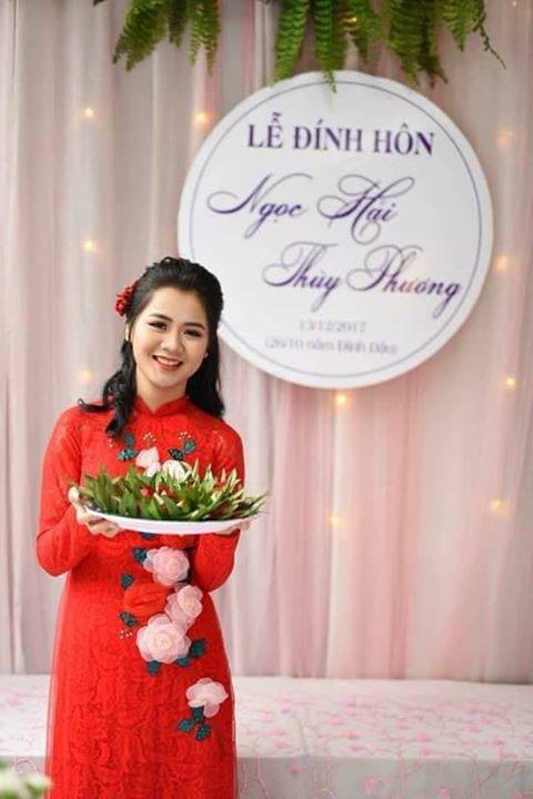 que ngoc hai mac ao dai trong le an hoi nguoi dep thuy phuong