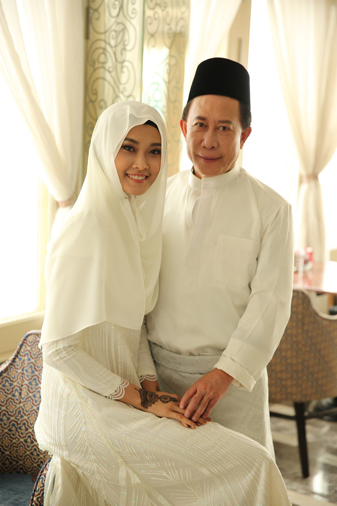 kim nhung thuc hien nghi le dam cuoi voi dau bep noi tieng martin yan
