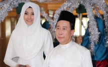 kim nhung thuc hien nghi le dam cuoi voi dau bep noi tieng martin yan