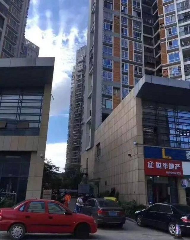 nguoi dan ong ngheo vo tinh lam xuoc xe hoi dat tien va cach ung xu khien ai cung phai nghieng minh ne phuc