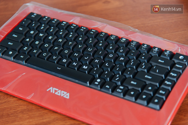 lop tin hoc voi thay va tro deu la nguoi khiem thi hoc choi facebook nghe nhac va doc bao tren may tinh