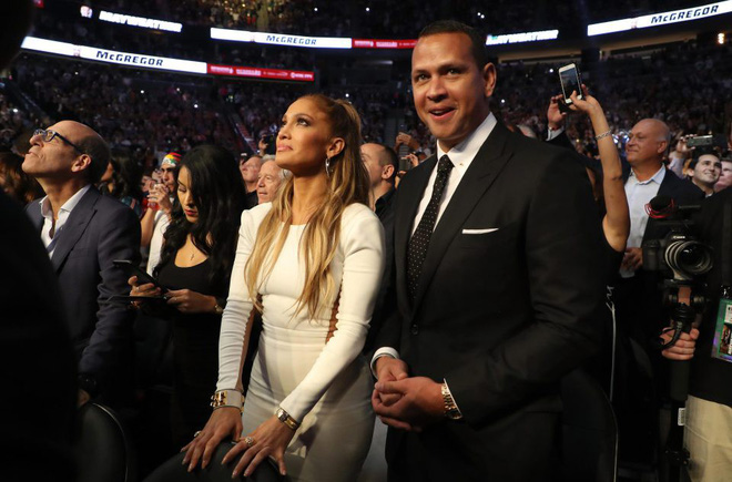 pique va nhung ngoi sao the thao khong noi tieng bang ban gai