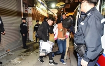 rung dong me sat hai con gai ruot 12 tuoi roi phi tang ngay tai can ho chung cu