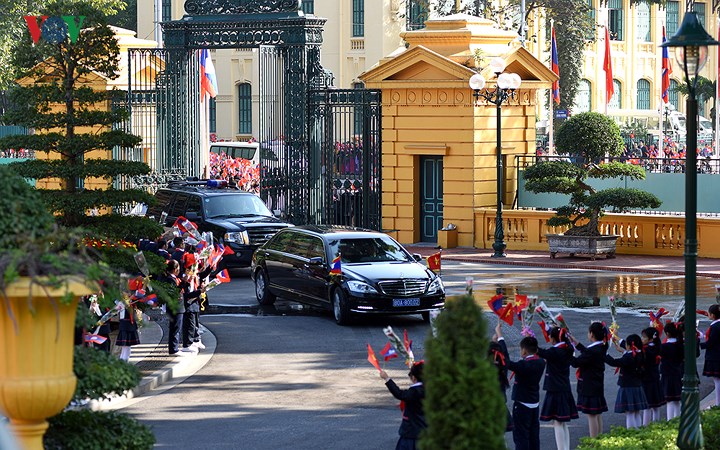 le don trong the tong bi thu chu tich nuoc lao bounnhang vorachith