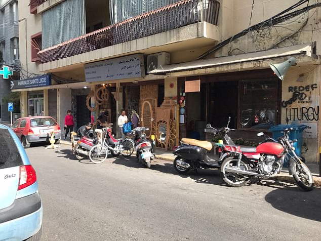 bat xe uber tu quan bar ve luc nua dem nu nhan vien dai su quan anh bi sat hai roi nem xac ben duong