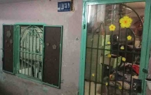 tp hcm con trai khoc ngat khi phat hien cha tu vong trong tu the treo co tai nha