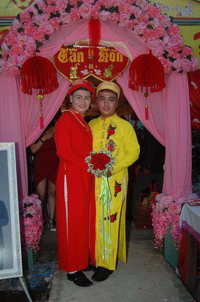 cap doi dong tinh nam gay xon xao voi dam cuoi hanh phuc sau 6 nam hen ho