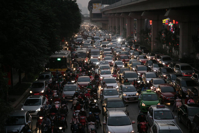 chum anh cac nga duong sai gon va ha noi un tac kinh hoang dem giang sinh