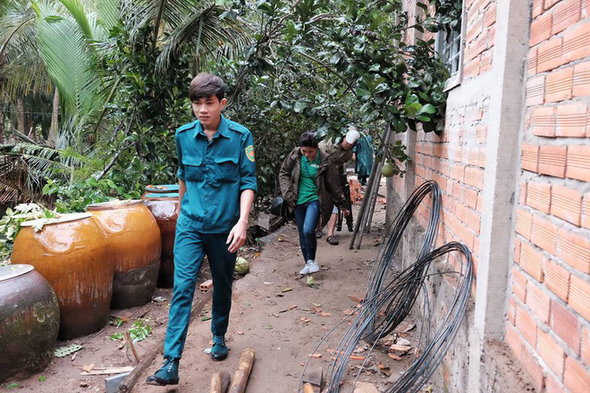 bao tembin ben tre bat dau mua lon nhieu nguoi bo len thanh pho tranh bao