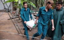 bao tembin ben tre bat dau mua lon nhieu nguoi bo len thanh pho tranh bao