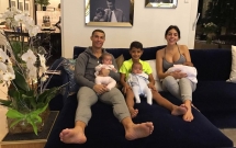 fan barca vao instagram cua ban gai ronaldo de treu choc