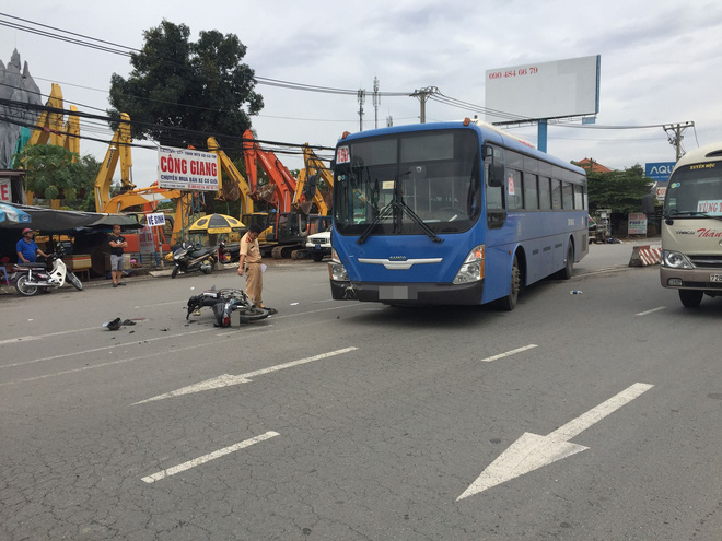 hung than xe buyt tong 2 nguoi bi thuong nang tren duong pho
