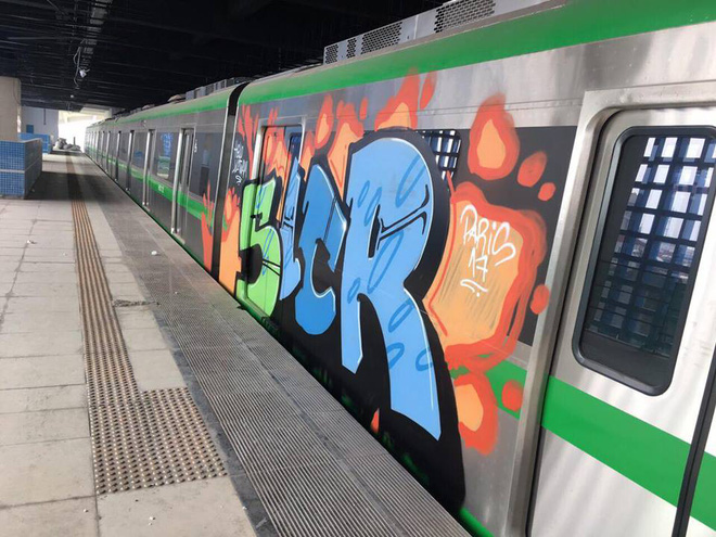 canh sat hinh su vao cuoc truy tim nguoi boi ban doan tau duong sat tren cao cat linh ha dong bang hinh ve graffiti