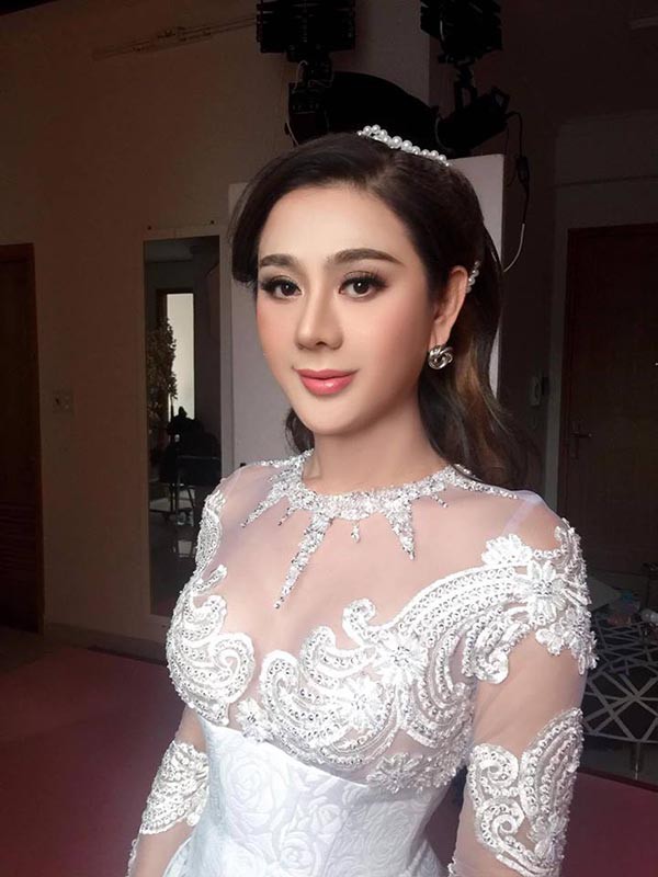 lam khanh chi xinh dep trong ngay xuat gia