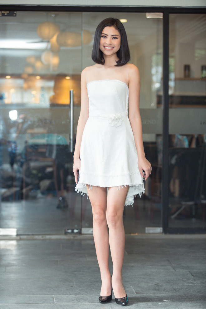 ngoc tran khoe ve dep dam chat hue tai su kien