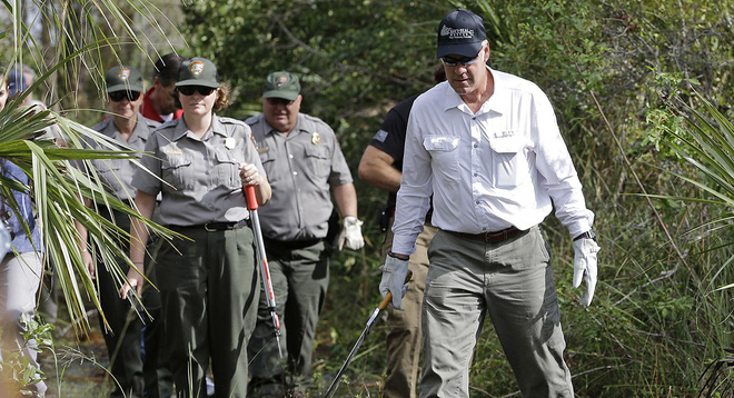 nguoi my tuc gian vi cac bo truong trong noi cac cua ong trump hoat dong qua bi mat