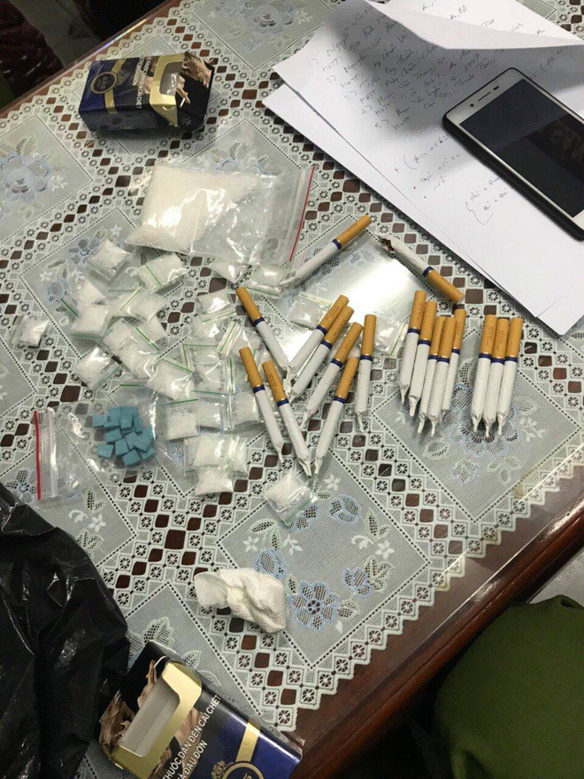 phat hien hang chuc dan choi duong tinh voi ma tuy nhay nhot dien cuong trong tieng nhac