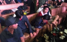 phat hien hang chuc dan choi duong tinh voi ma tuy nhay nhot dien cuong trong tieng nhac