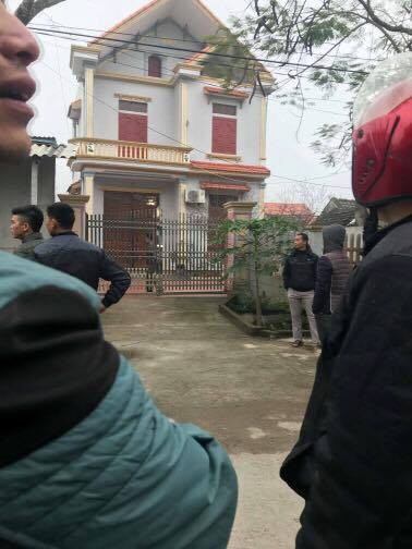 thanh hoa chong chem vo va hai con gai nho tu vong roi tu goi dien thoai bao cong an den bat minh