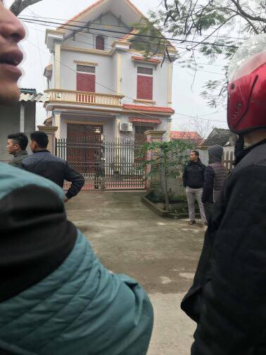 chong chem vo va hai con gai nho tu vong trong dem co bieu hien ngao da tu chat canh tay de tu sat