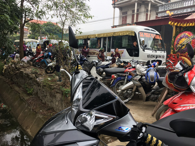 vu chong sat hai vo va 2 con gai nhieu nguoi xot xa tien dua 3 nan nhan