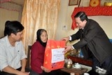 danh hon 386 ty dong tang qua tet cho nguoi co cong