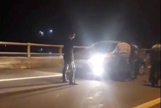 cac thanh nien chan xe xin tien tren cao toc o phu tho deu da bo hoc choi boi leu long