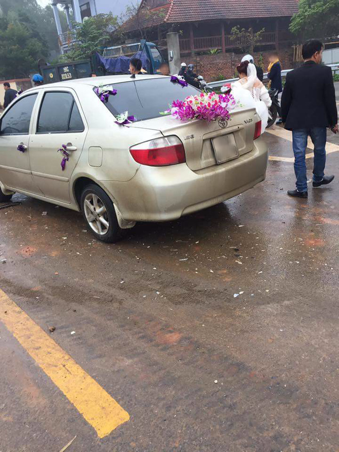 phu tho xe cuoi gap tai nan bep dum dau khi dang dua co dau ve nha chong