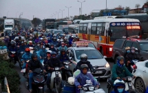ha noi nguoi dan tiep tuc ve que nghi tet duong lich duong cao toc quoc lo 5 un tac keo dai hang km