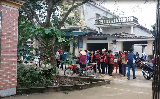 vu chong sat hai vo va 2 con gai toi rung roi chan tay khi thay mat 2 chau be van mo