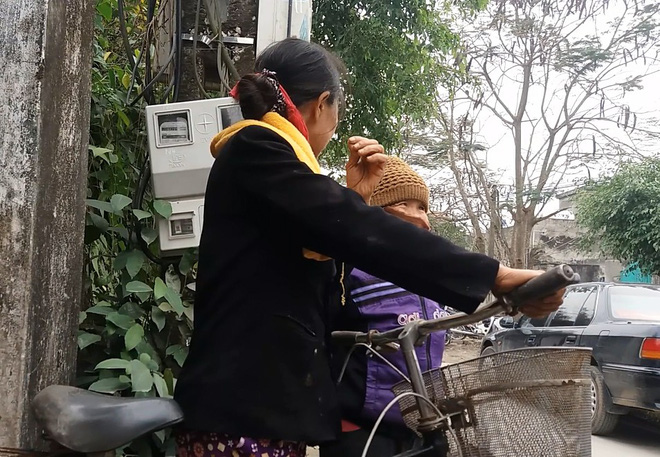 vu chong sat hai vo va 2 con gai toi rung roi chan tay khi thay mat 2 chau be van mo