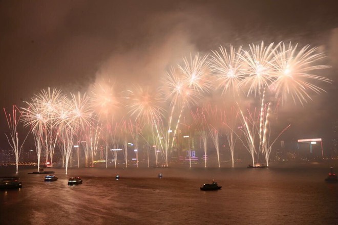 the gioi ruc ro chao don nam moi 2018 chau au siet chat an ninh tai nhung diem nong