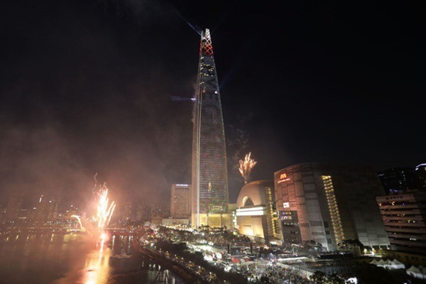 the gioi ruc ro chao don nam moi 2018 chau au siet chat an ninh tai nhung diem nong