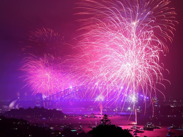 the gioi ruc ro chao don nam moi 2018 chau au siet chat an ninh tai nhung diem nong