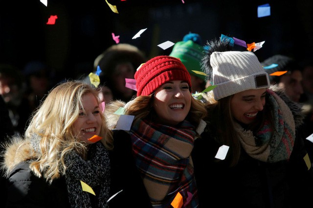 the gioi ruc ro chao don nam moi 2018 chau au siet chat an ninh tai nhung diem nong